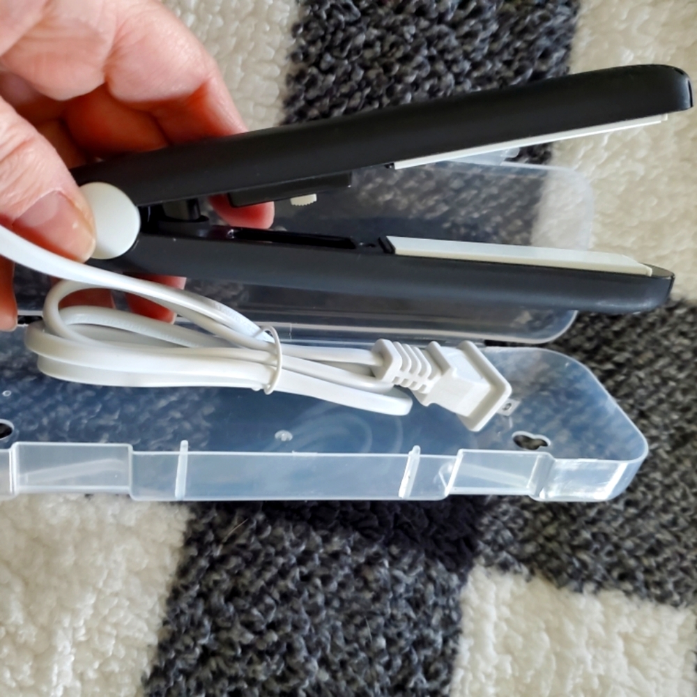 Mini straightner